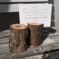 Dřevěný stojánek na menu